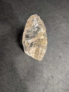 ブラジル バイーア州産 太陽放射ルチルクォーツ原石