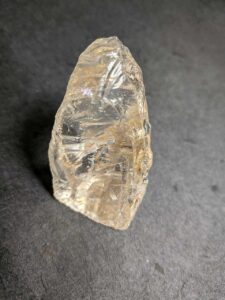 ブラジル バイーア州産 太陽放射ルチルクォーツ原石