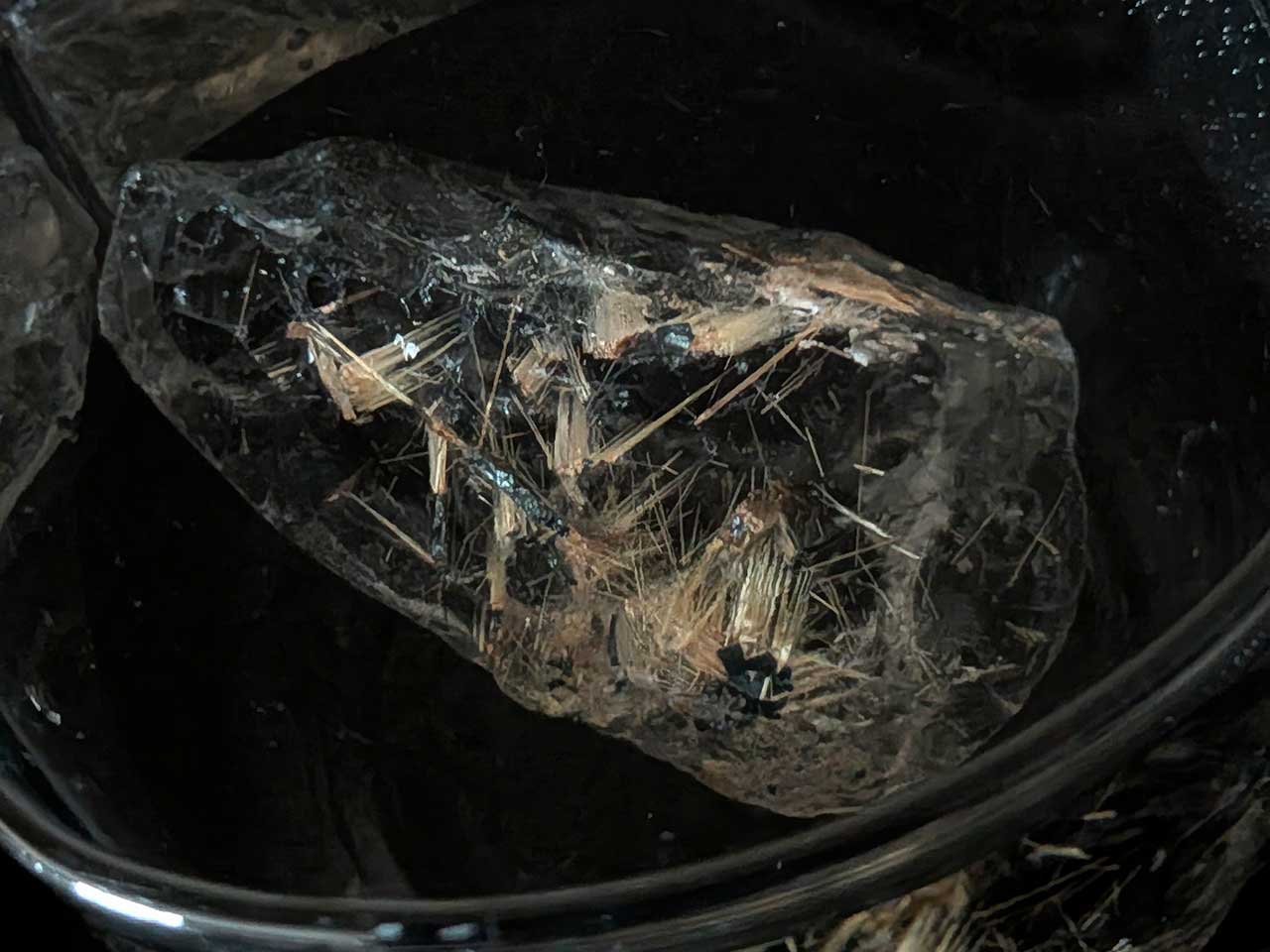 ブラジル バイーア州産 太陽放射ルチルクォーツ原石【一点もの】 - 画像 (6)